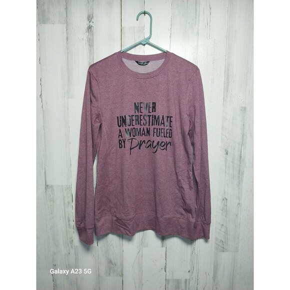 Lilicloth Women's Large Never Underestimate Burgundy Sweatshirt - Picture 1 of 6